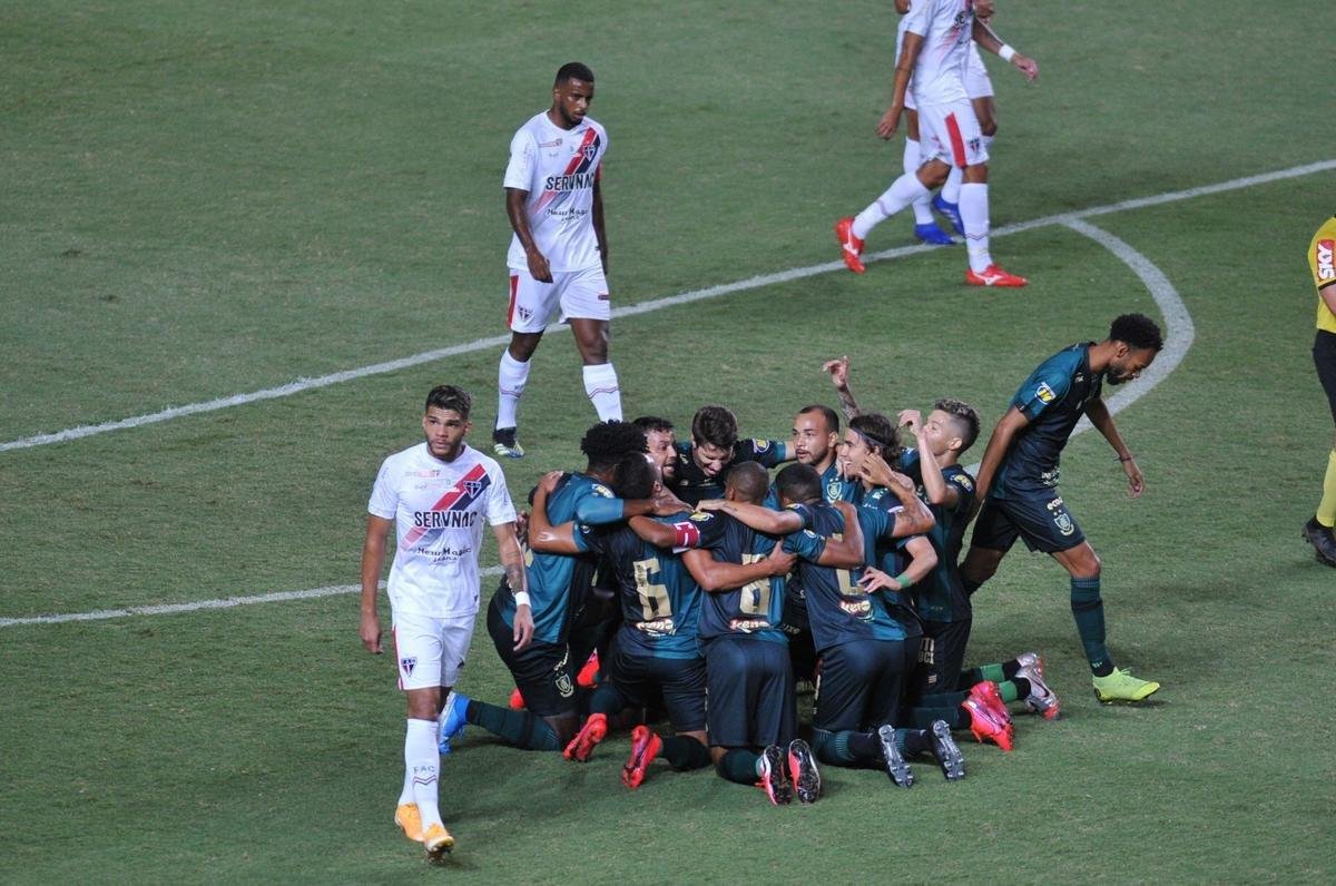 Amrica e Ferrovirio-CE se enfrentaram nesta quarta-feira (14), em partida vlida pela segunda fase da Copa do Brasil. O confronto foi realizado no Estdio Independncia, em Belo Horizonte.