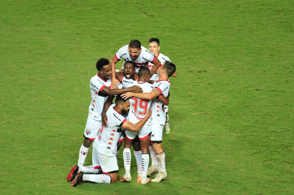 Amrica e Botafogo-SP se enfrentaram no Independncia, pela 35 rodada da Srie B