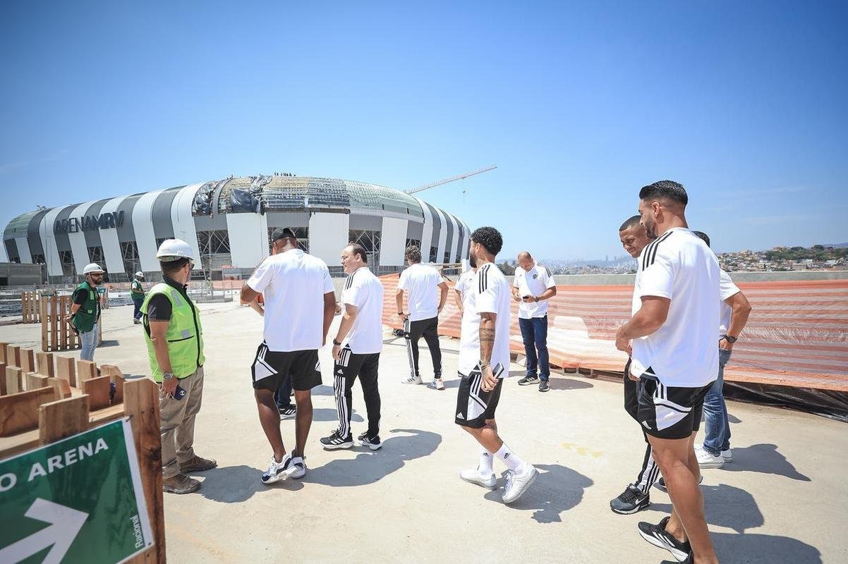 Na manh deste sbado (24/9), jogadores, comisso tcnica e diretoria do Atltico visitaram as obras da Arena MRV, futura casa do Galo.