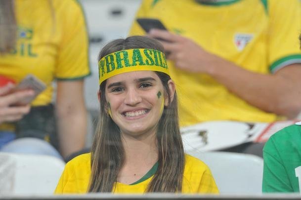Fotos das torcidas de Brasil e Argentina, no Mineiro, no clssico vlido pela semifinal da Copa Amrica