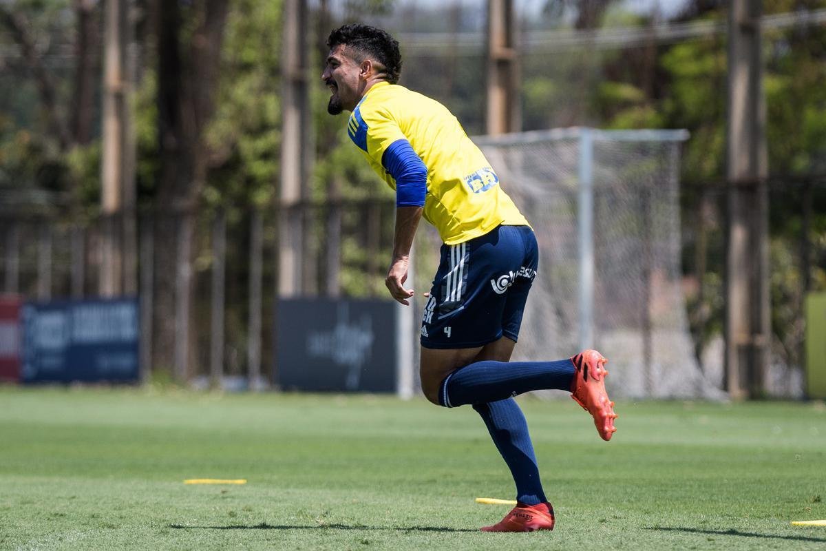 Treino acometeu em clima de descontrao no fechamento da preparao para o jogo deste domingo  