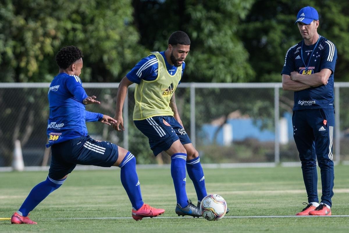 Fotos do treino do Cruzeiro desta quinta-feira, 19/11, na Toca da Raposa II