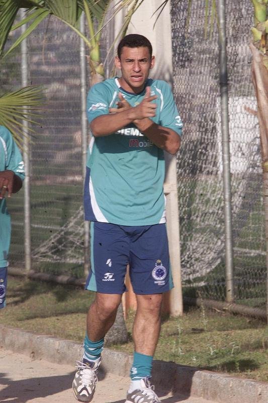 O dia a dia de Fred na Toca da Raposa II entre julho de 2004 e agosto de 2005