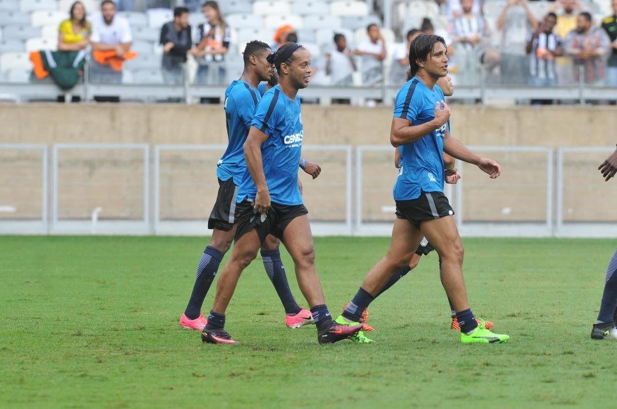 Fotos do 'Game of Dreams', jogo festivo dos Amigos do Ronaldinho contra os Amigos do Penta
