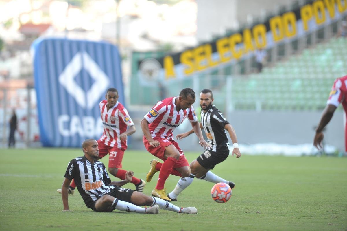 Atltico e Villa Nova se enfrentaram, no Independncia, pela oitava rodada do Campeonato Mineiro