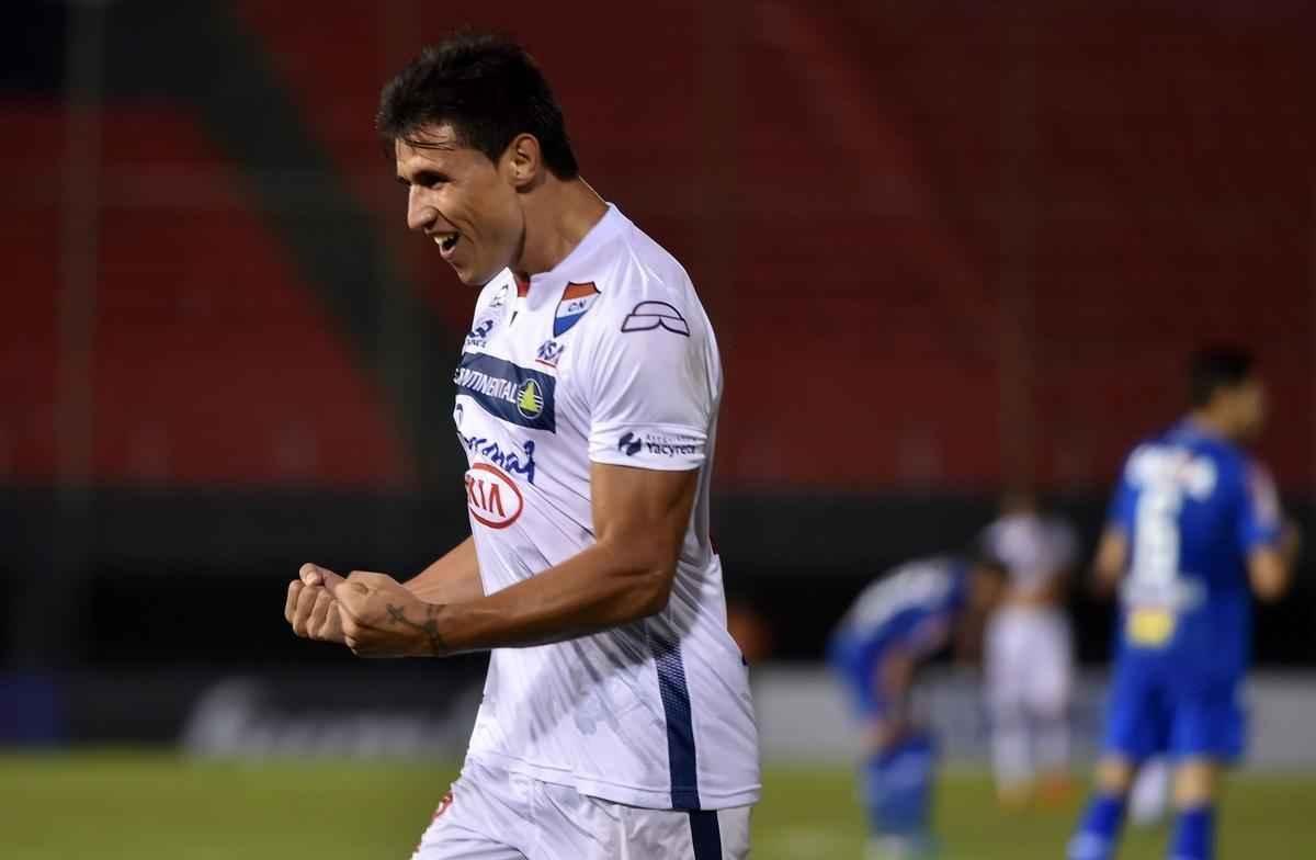 Imagens da partida entre Nacional e Cruzeiro, pela primeira fase da Copa Sul-Americana