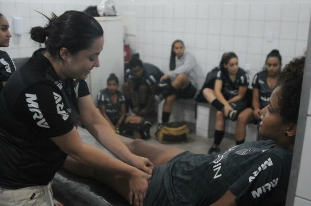 Reportagem acompanhou rotina de treinos do time feminino do Atltico