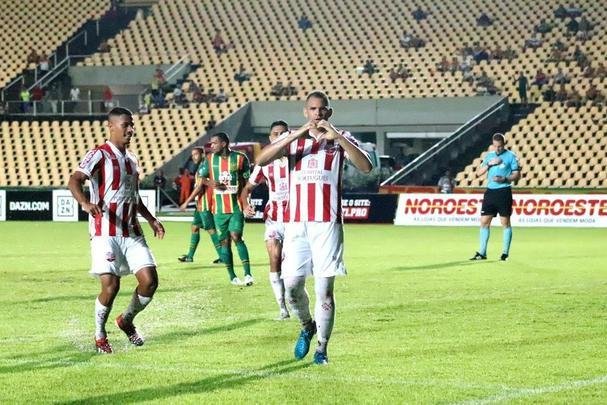 Após um pequeno jejum, Wallace Pernambucano voltou a marcar contra o Confiança, pela Série C