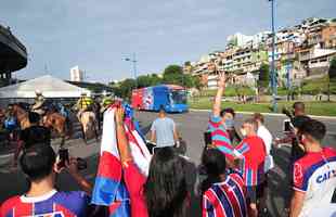 Chegada da delegao do Bahia  Fonte Nova, em Salvador