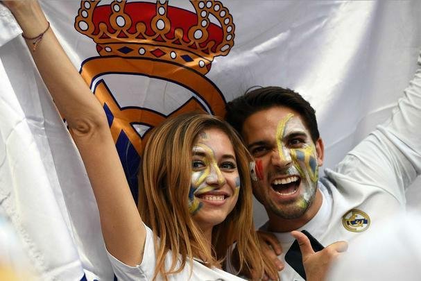 Torcidas de Real Madrid e Liverpool encheram o estádio Olímpico, de Kiev, na final da Champions