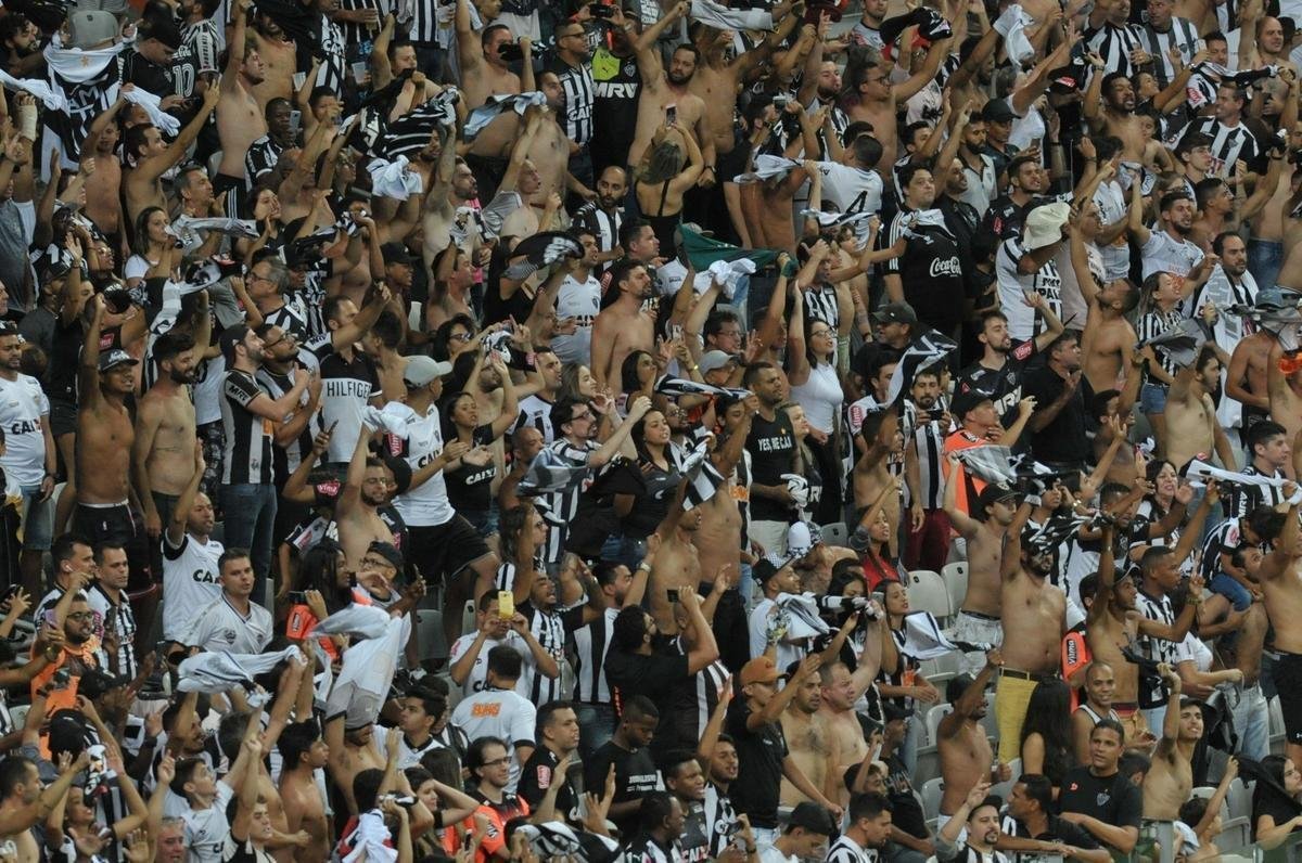 Fotos da torcida do Atltico no Mineiro, na partida contra o Cerro Porteo, pela Copa Libertadores