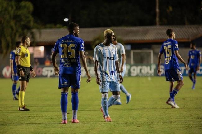 Fotos do jogo entre Londrina e Cruzeiro no Estdio do Caf, em Londrina, pela 34 rodada da Srie B do Brasileiro
