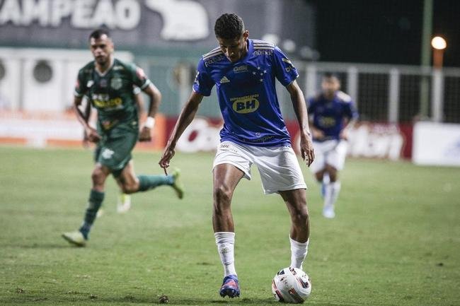 Adriano, 1 volante (27% dos votos)