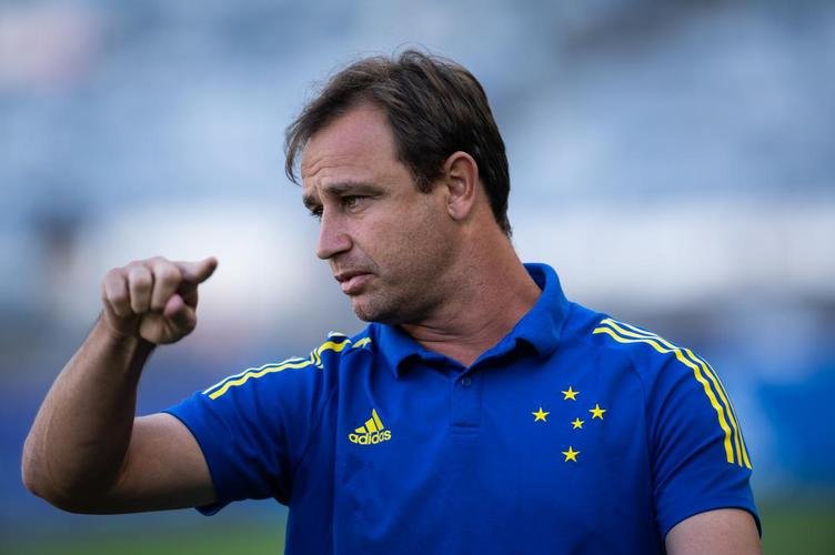 Fotos do clássico do centenário, entre Cruzeiro e Atlético, no Mineirão, em Belo Horizonte, pela nona rodada do Campeonato Mineiro