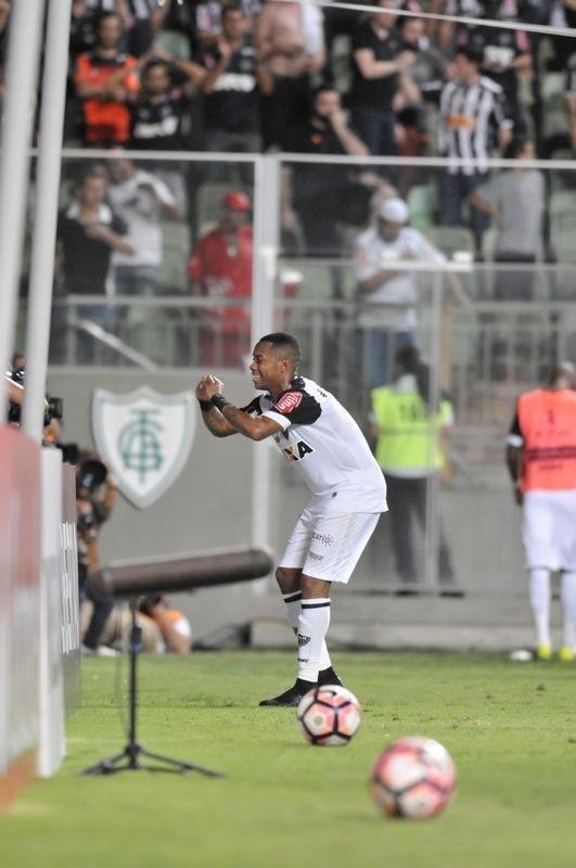 Imagens do duelo entre Atltico e Libertad-PAR, no Independncia, pela Copa Libertadores