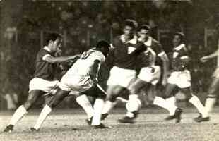 Em amistoso disputado em 1969, Atltico venceu a Seleo Brasileira por 2 a 1, no Mineiro. Amauri Horta e Dario marcaram para os donos da casa, enquanto Pel descontou para os visitantes.