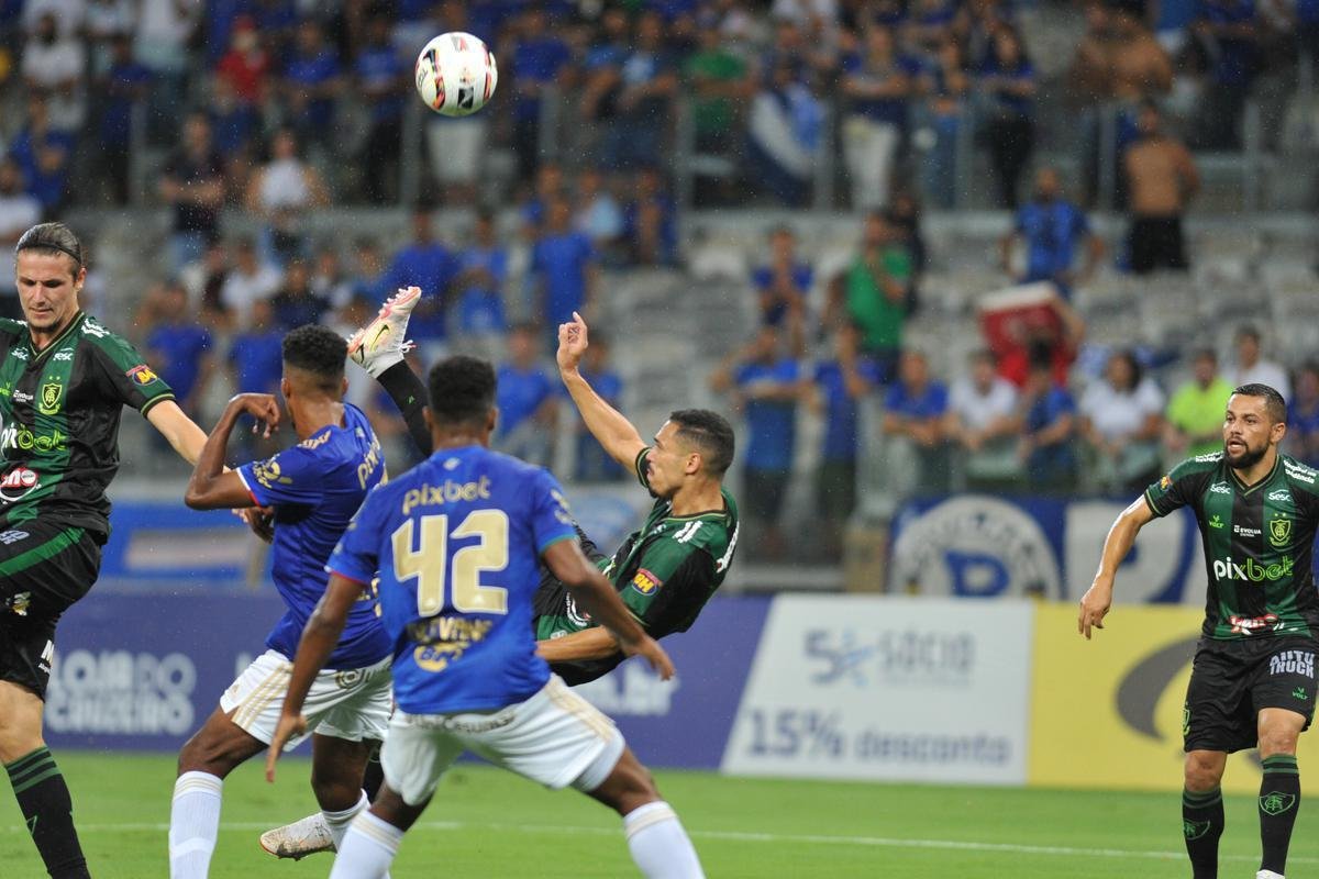 Fotos do cl�ssico entre Cruzeiro e Am�rica, no Mineir�o, em BH, pela 3� rodada do Campeonato Mineiro
