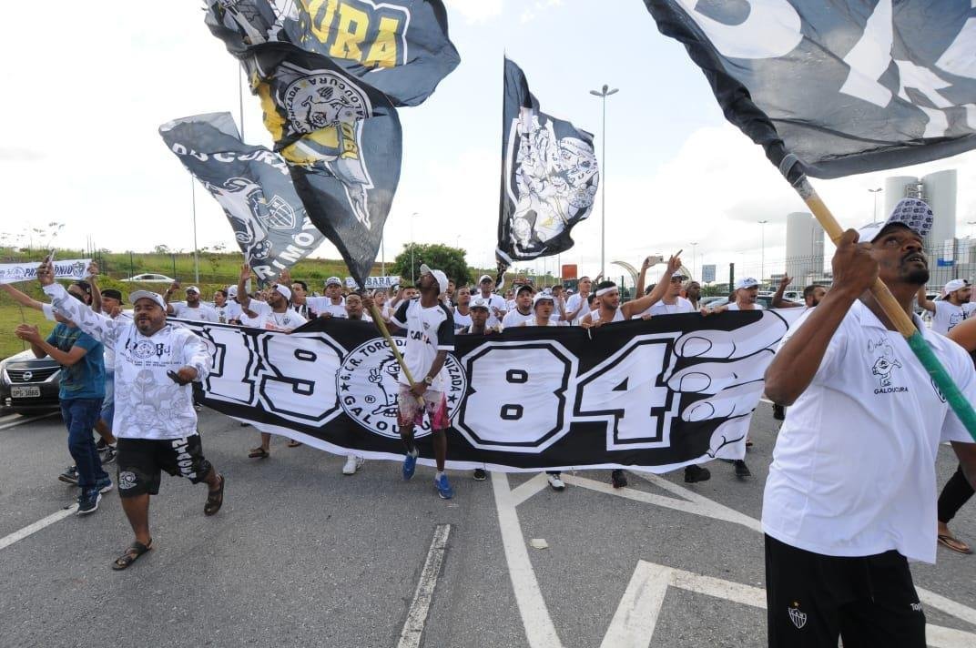 Imagens da chegada de Diego Tardelli