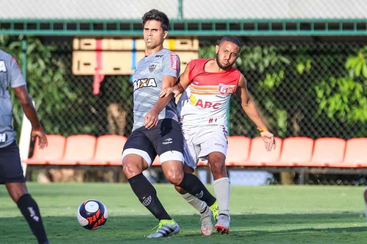 Com gols de Fred e Carlos Csar, Atltico vence jogo-treino contra Guarani de Divinpolis, na Cidade do Galo, por 2 a 0