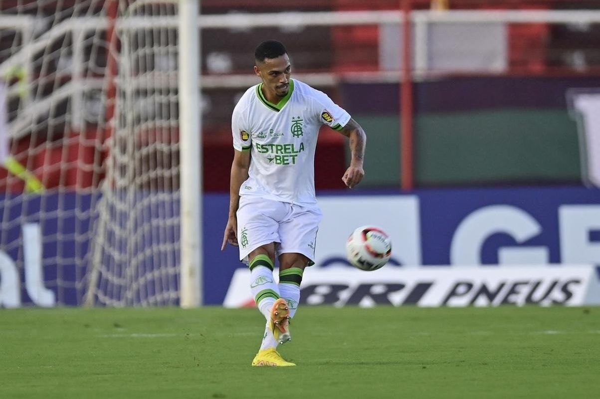 Fotos do jogo entre Pouso Alegre e Amrica