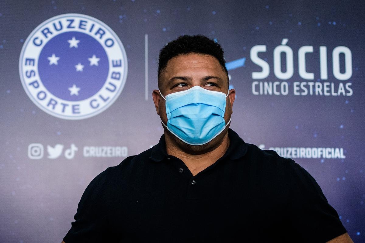 Em sua primeira visita  Toca da Raposa II, Ronaldo concedeu entrevista coletiva e teve contato com jogadores e comisso tcnica do Cruzeiro. Ele tambm se encontrou com scios da categoria Diamante.