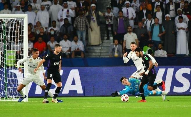 Com gols de Modric, Sergio Ramos, Llorente e Yahia (contra), Real Madrid derrotou o Al Ain por 4 a 1 e fez história ao conquistar seu terceiro título consecutivo do Mundial de Clubes