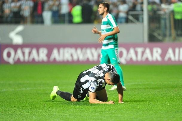 Fotos do duelo entre Atltico e La Equidad pela Copa Sul-Americana, no Independncia