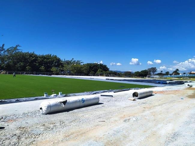 Visual do gramado sinttico da Toca da Raposa II