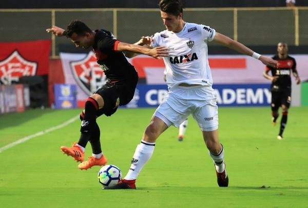 Vitória derrotou Atlético por 1 a 0, no Barradão, com gol de Léo Ceará