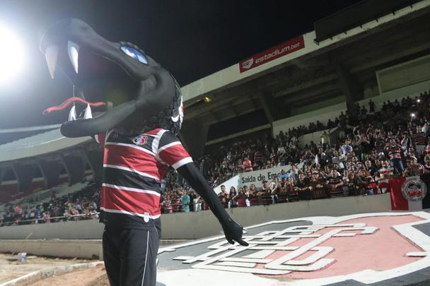 Santa Cruz e Petrolina em jogo válido pela primeira rodada do Campeonato Pernambucano