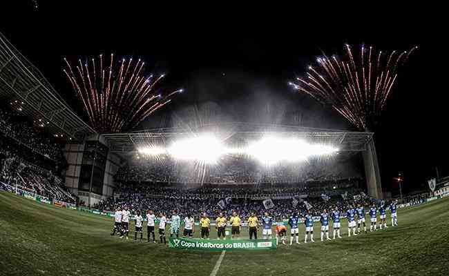 Torcida do Cruzeiro fez bonita festa em jogo que marcou classificao s oitavas da Copa do Brasil
