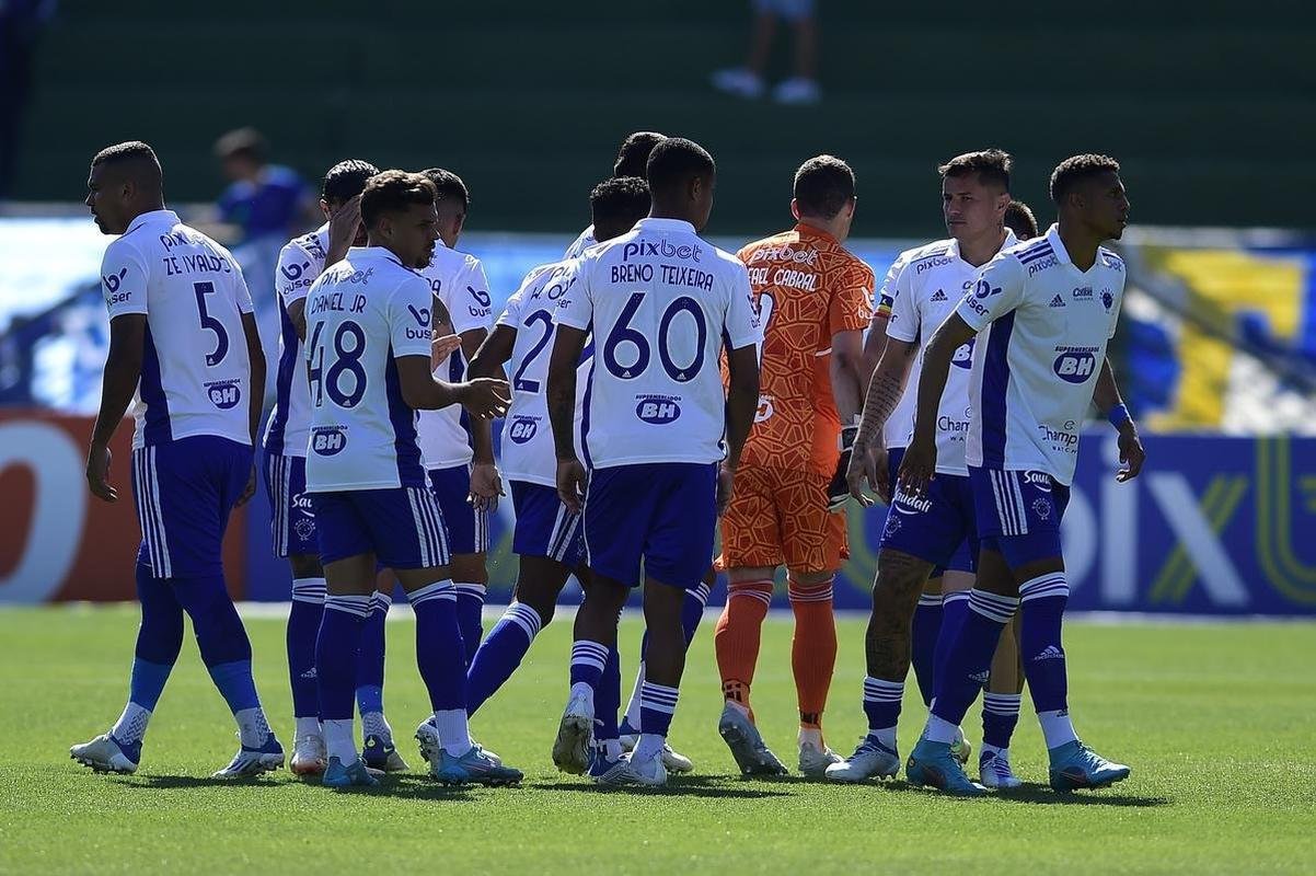 Fotos do jogo entre Guarani e Cruzeiro, no Brinco de Ouro, em Campinas, pela 17 rodada da Srie B do Campeonato Brasileiro