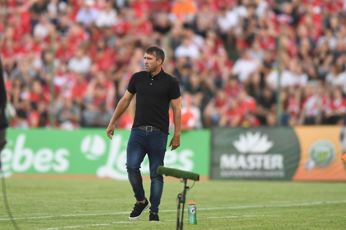 Coudet foi anunciado pelo Internacional em dezembro de 2019. A passagem pelo futebol brasileiro durou pouco. Mesmo levando o Colorado  liderana do Campeonato Brasileiro, pediu demisso do clube em novembro para assumiu o Celta, da Espanha. Abel Braga foi o nome escolhido pelo Inter para substitu-lo