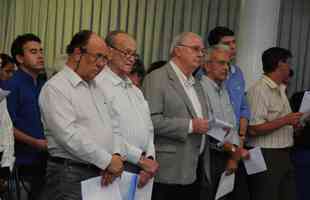 Jos Francisco Lemos, o segundo, da esquerda para direita, na primeira fila (1954) - influente na poltica do Cruzeiro at 2020, ano de sua morte, tambm foi vice-presidente de Gilvan de Pinho Tavares, entre 2015 e 2017. 