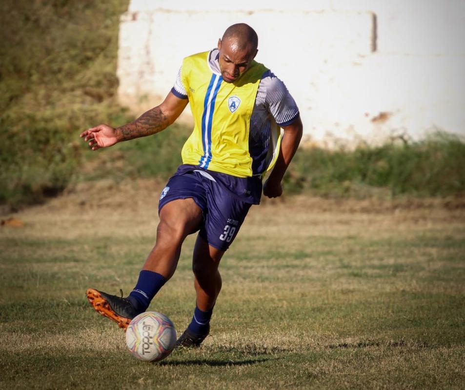 Jean Henrique, volante (Londrina)