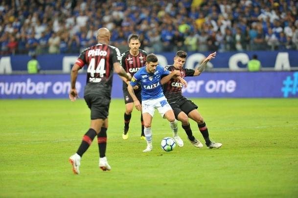 Cruzeiro conseguiu marcar no segundo tempo, com Arrascaeta, mas sofreu empate no fim com Bergson