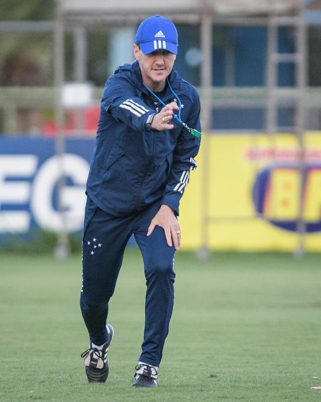 Imagens do treino do Cruzeiro neste domingo (8/11)