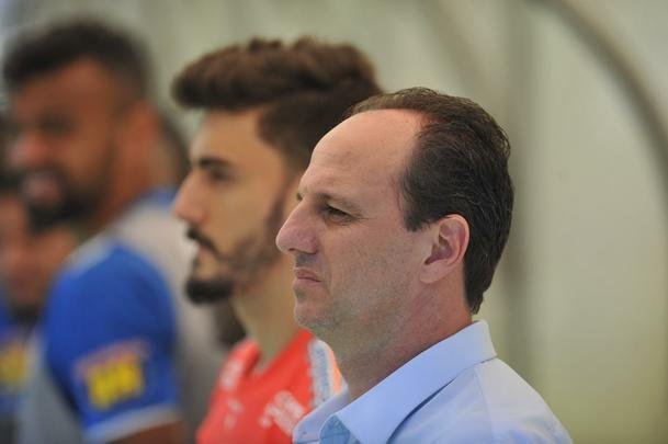 Lances da partida entre Cruzeiro e Grmio, no Independncia, pela 18 rodada do Campeonato Brasileiro