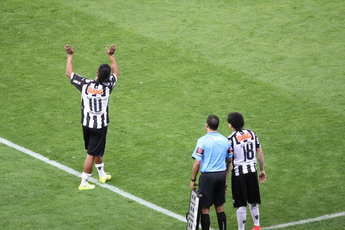 Ronaldinho pode ter feito, contra o Lans, na despedida da Recopa, o seu ltimo jogo pelo Atltico