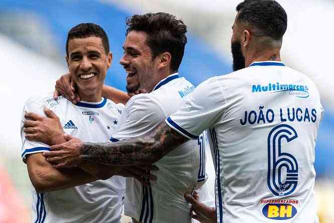 Gol Pelo Cruzeiro Faz Roberson Quebrar Longo Jejum E Ser 'festejado ...