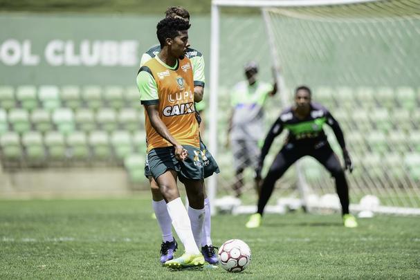 Willian - com apenas nove jogos pelo Coelho, o volante não continuará no elenco de 2018. Seu destino já está definido: é o Botafogo de Ribeirão Preto-SP.