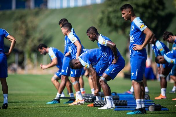 Fotos do treino do Cruzeiro desta sexta-feira, na Toca da Raposa II. Rogério Ceni monta equipe para jogo deste sábado, às 19h, no Allianz Parque, contra o Palmeiras, pelo Campeonato Brasileiro.