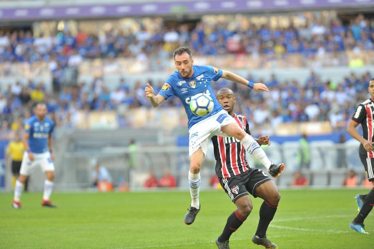 Fotos do jogo entre Cruzeiro e So Paulo