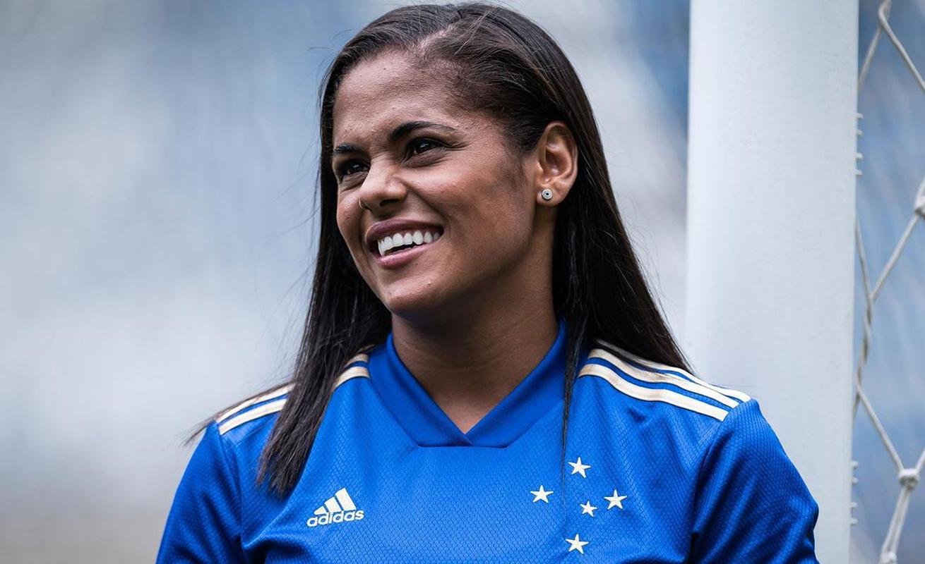 Cruzeiro deu mais detalhes do seu novo uniforme para o ano do centenrio