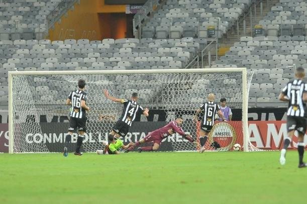 Veja fotos da partida entre Atltico e Zamora, no Mineiro