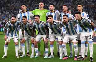 Entrada de Argentina e Frana no campo do Estdio Icnico de Lusail para a final da Copa do Mundo foi um espetculo  parte. Veja fotos do show de fogos, de luzes e da execuo dos hinos nacionais dos dois pases