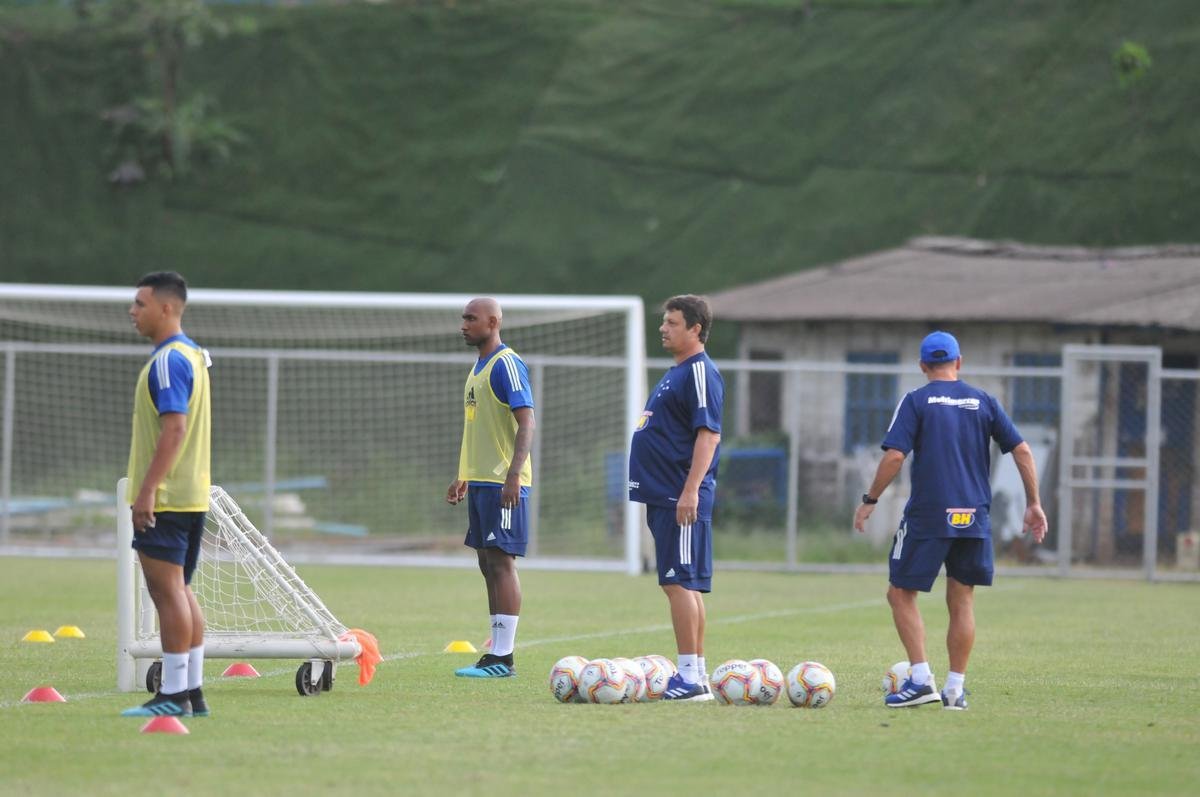 Fotos do terceiro treino do Cruzeiro na Toca da Raposa II (crdito: Alexandre Guzanshe/EM D.A Press)