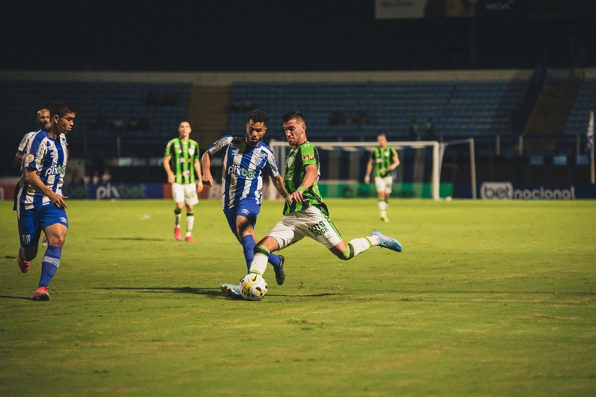 Pouco inspirado, Amrica perdeu por 1 a 0 para o Ava no Estdio da Ressacada, em Florianpolis. A partida foi vlida pela 1 rodada da Srie A do Campeonato Brasileiro de 2022.