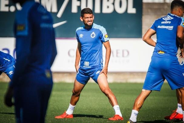 Cruzeiro treinou no complexo Nuevo Gasómetro, do San Lorenzo, antes da estreia na Copa Libertadores. Time celeste enfrenta o Huracán, nesta quinta-feira (07/03), às 19h, no El Palacio