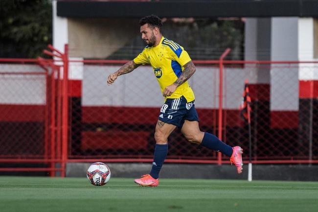 Com atividade no est�dio Ant�nio Accioly, do Atl�tico-GO, o Cruzeiro encerrou a prepara��o para enfrentar o Goi�s, pela 22� rodada da S�rie B. A partida est� marcada para 21h30 desta ter�a-feira, na Serrinha, em Goi�nia.
